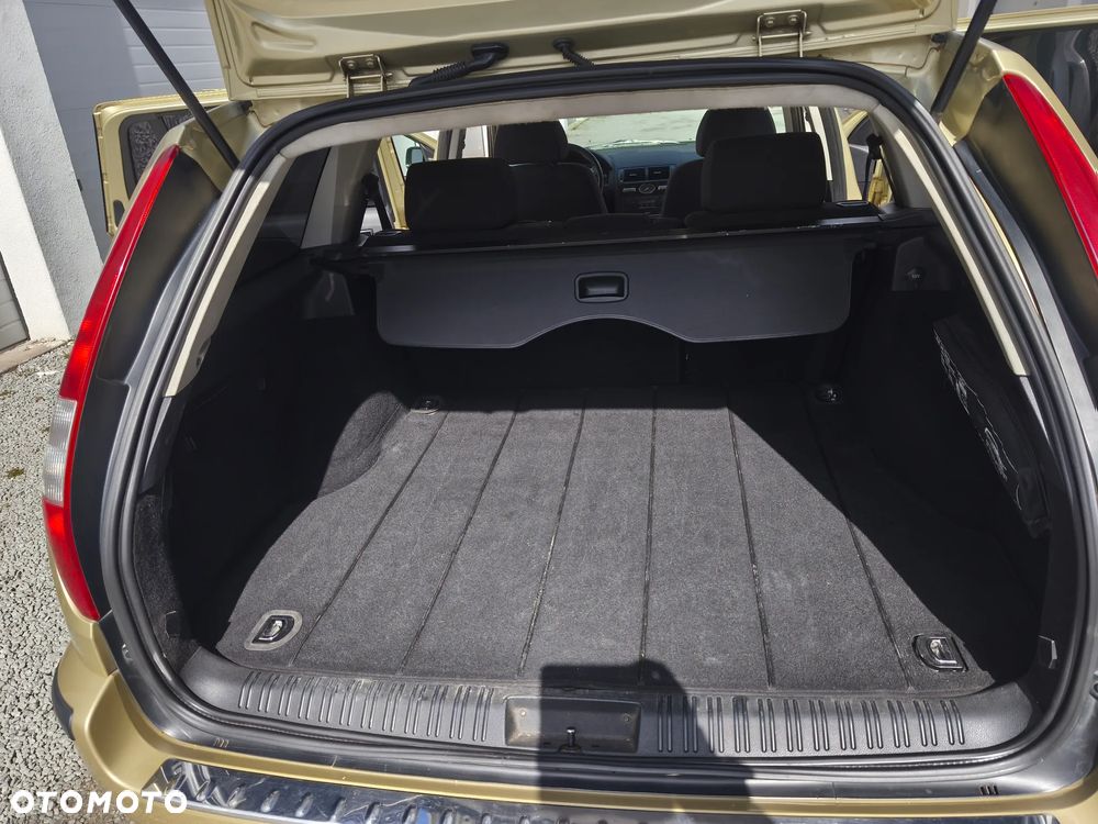 Ford Mondeo 1.8 Ambiente - 18