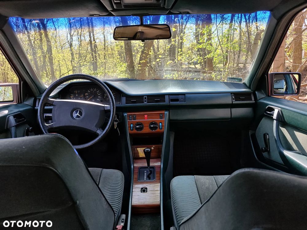 Mercedes-Benz W124 (1984-1993) - 13
