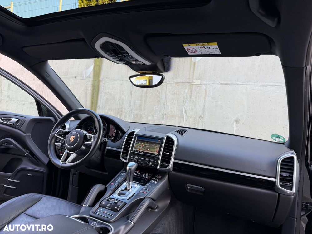 Porsche Cayenne Platinum Edition - 17