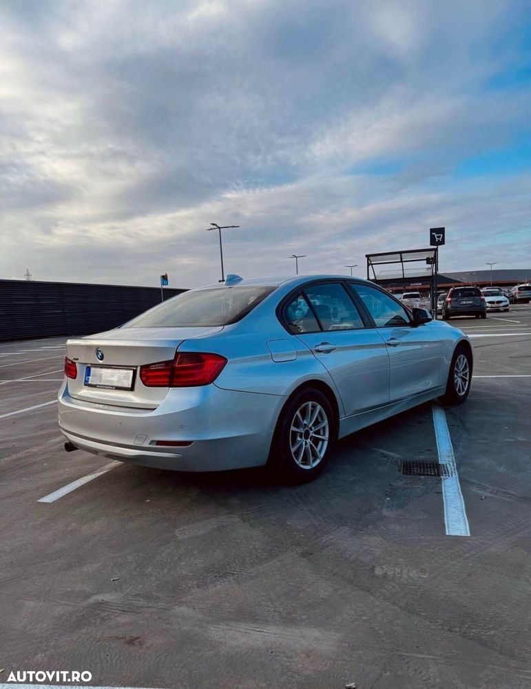 BMW Seria 3 318d xDrive - 5