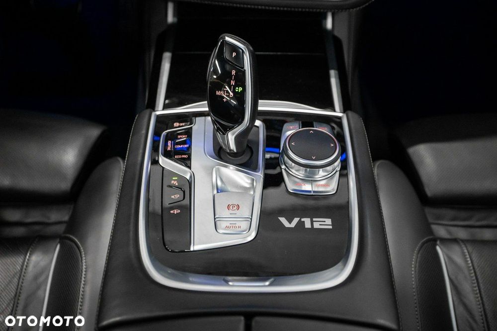 BMW Seria 7 M760Li xDrive - 29