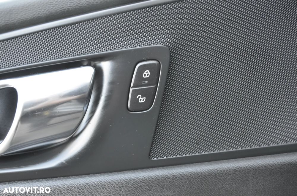 Volvo XC 60 - 23