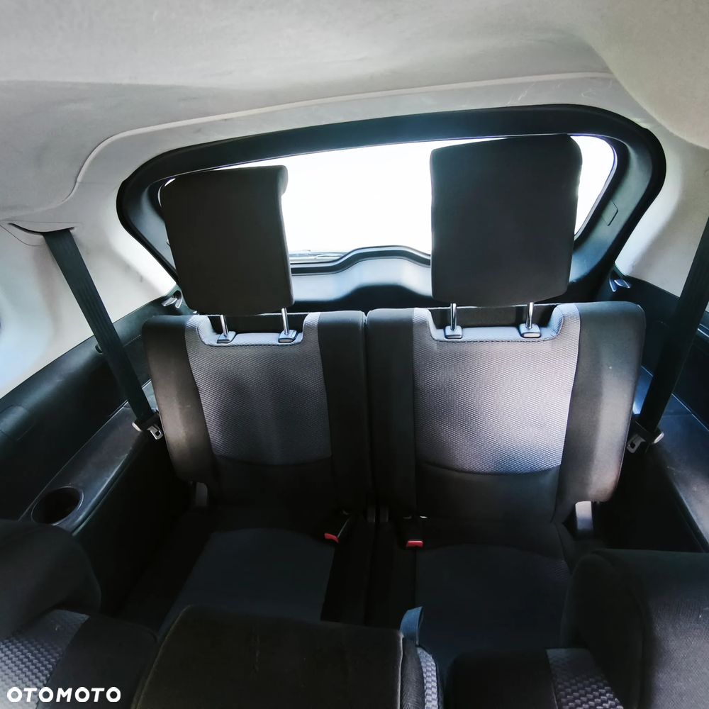Mazda 5 - 16