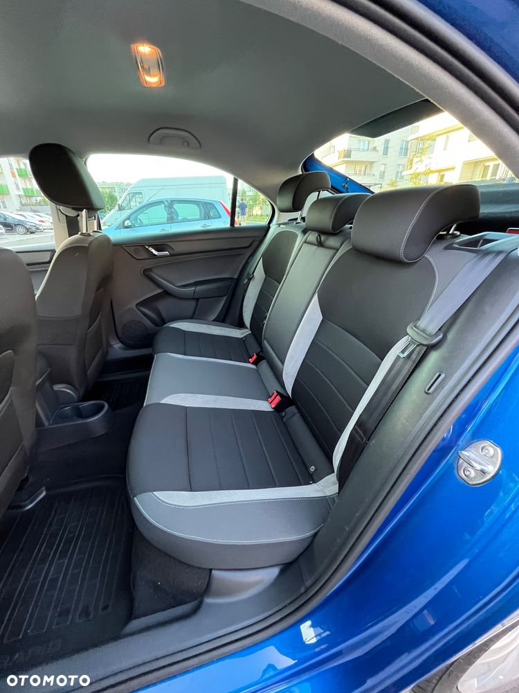 Skoda RAPID 1.2 TSI Style - 22
