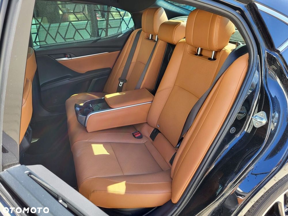 Toyota Camry - 8