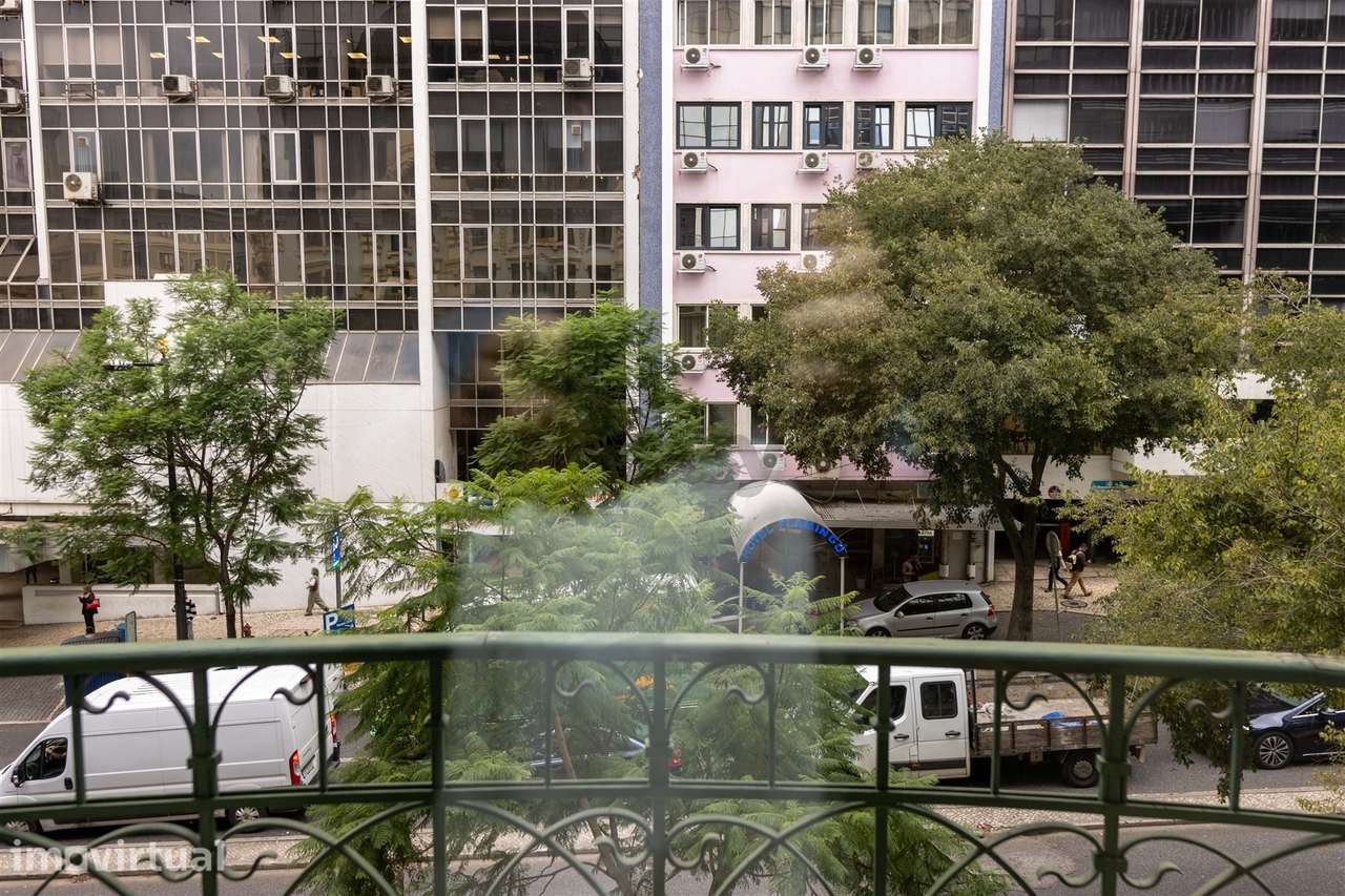 T2 com parqueamento na Rua Braancamp para arrendar - Grande imagem: 5/37
