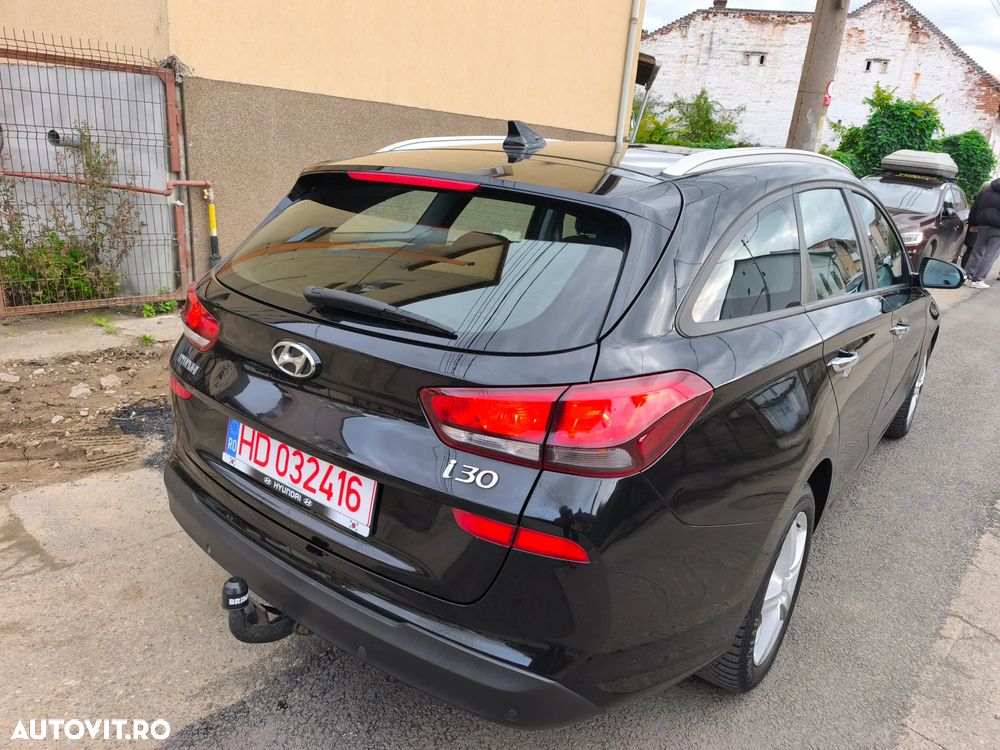 Hyundai i30 Kombi 1.6 CRDI Premium - 4