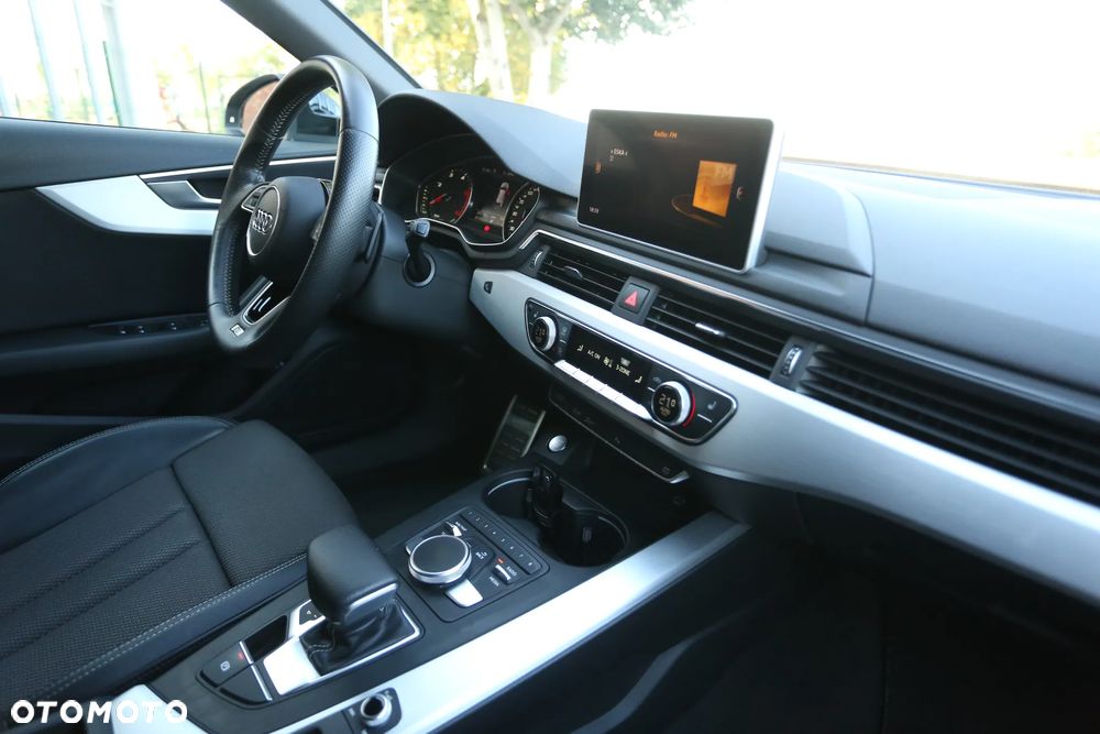 Audi A4 Avant 2.0 TDI ultra S tronic sport - 24