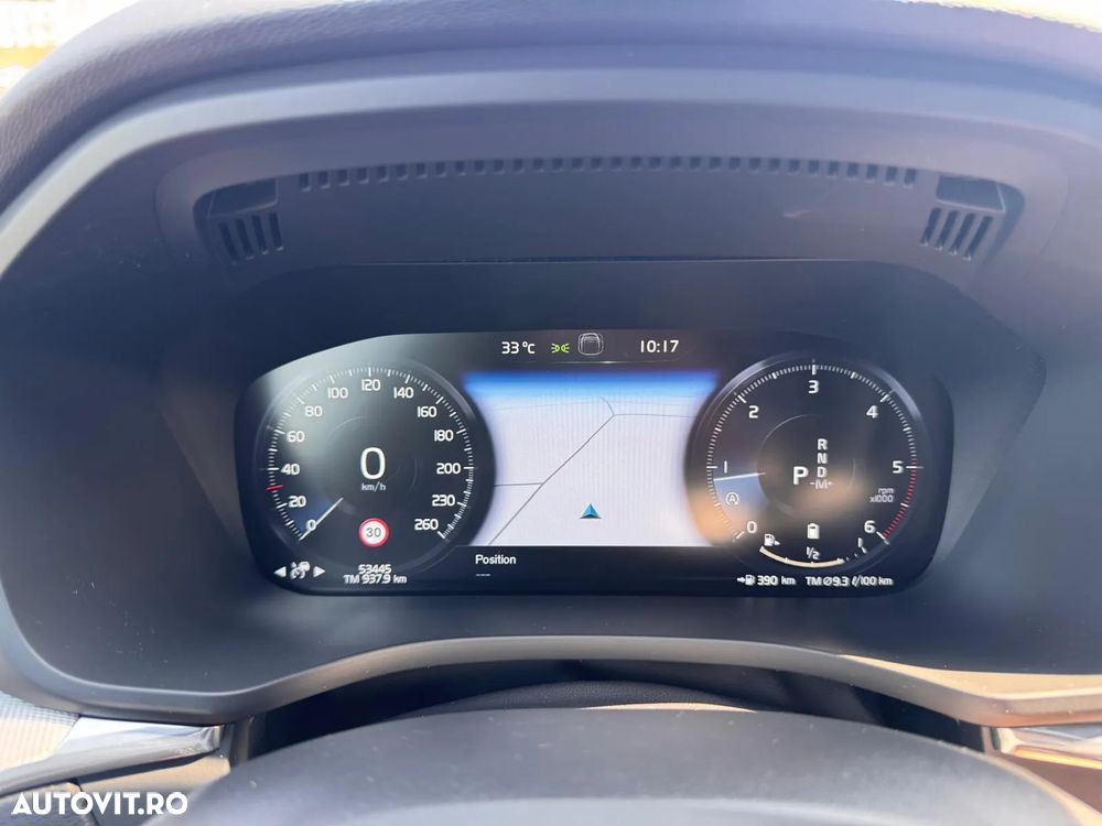 Volvo XC 60 B4 MHEV AWD R-Design - 10