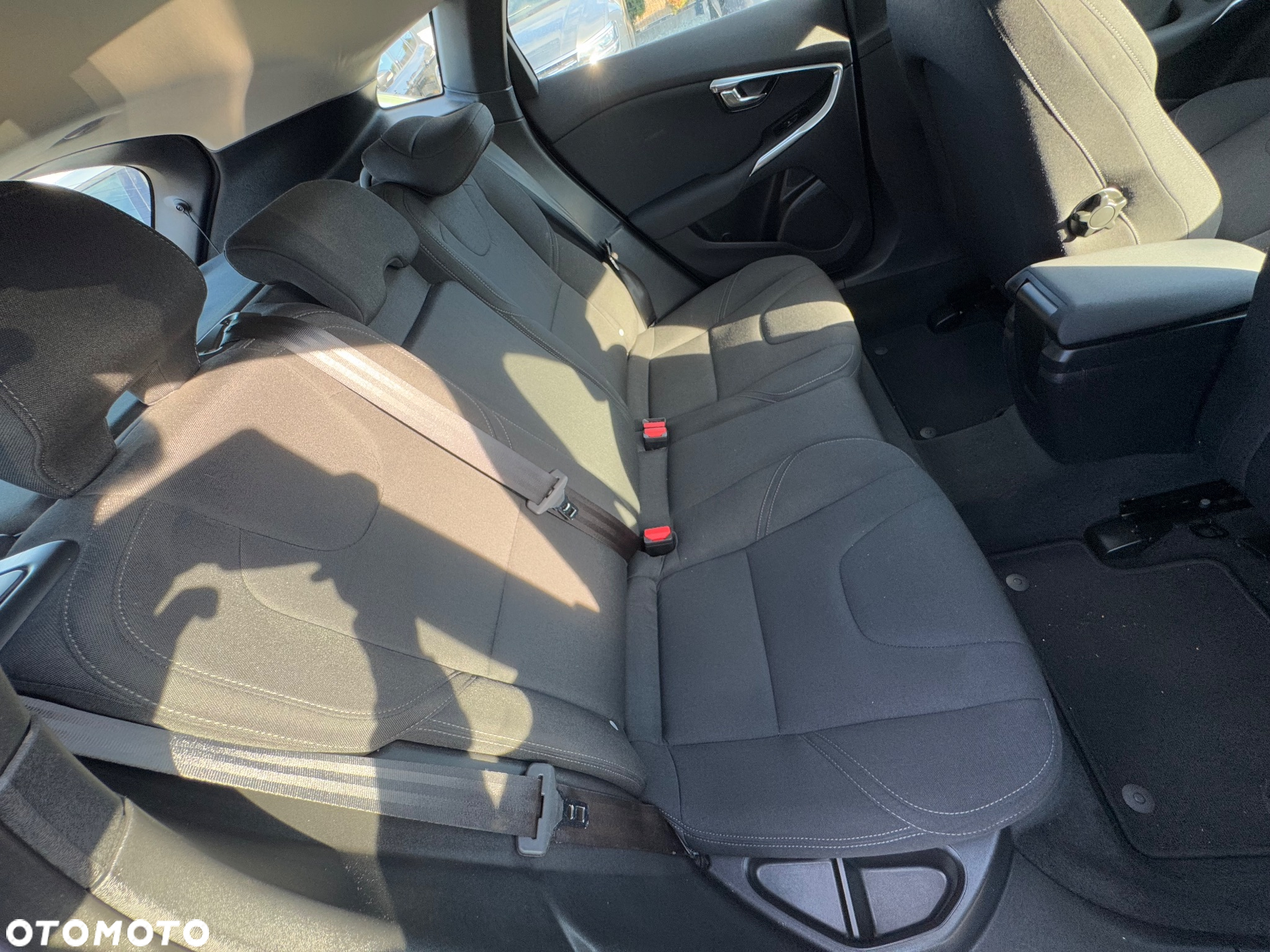 Volvo V40 D2 Drive-E Momentum - 38