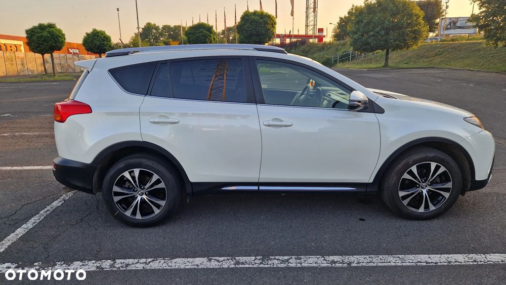 Toyota RAV4 2.0 D-4D Premium - 16