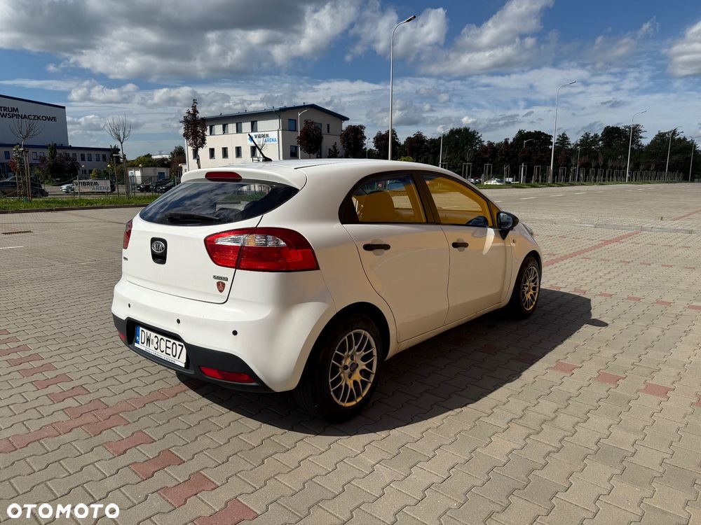 Kia Rio - 7