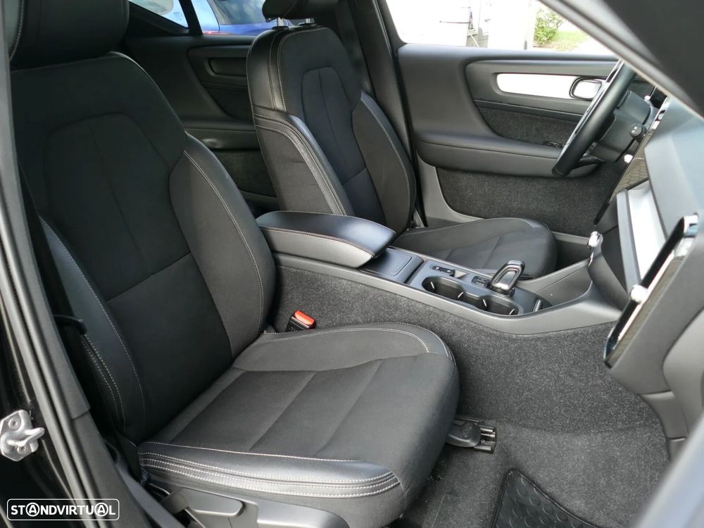 Volvo XC 40 2.0 D3 Momentum Geartronic - 21