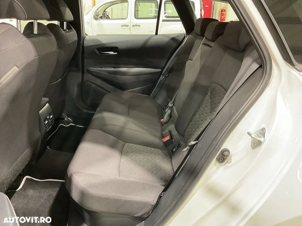 Toyota Corolla Sedan 1.8 HSD Dynamic Plus - 8