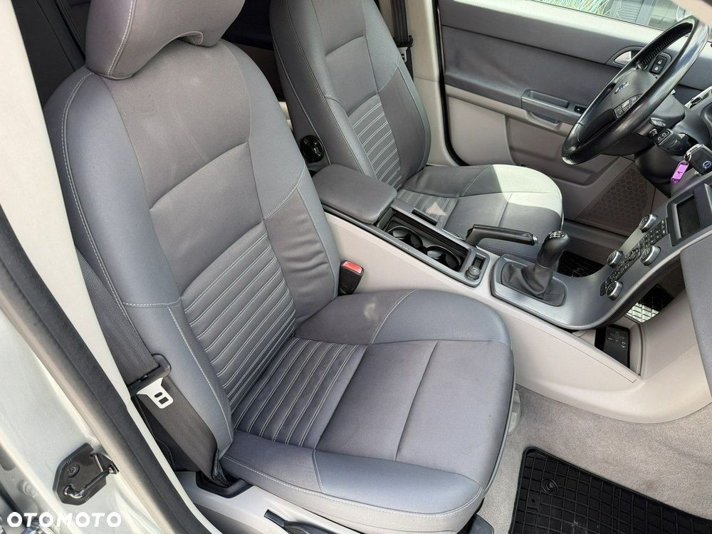 Volvo V50 - 23