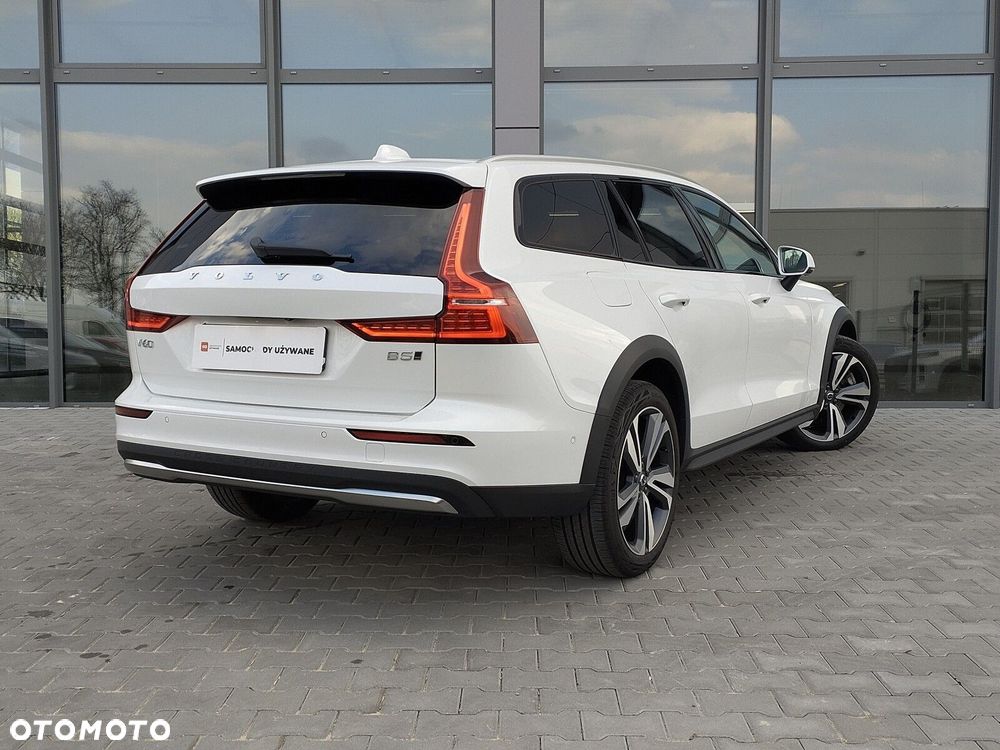 Volvo V60 Cross Country Plus B5 B AWD - 6