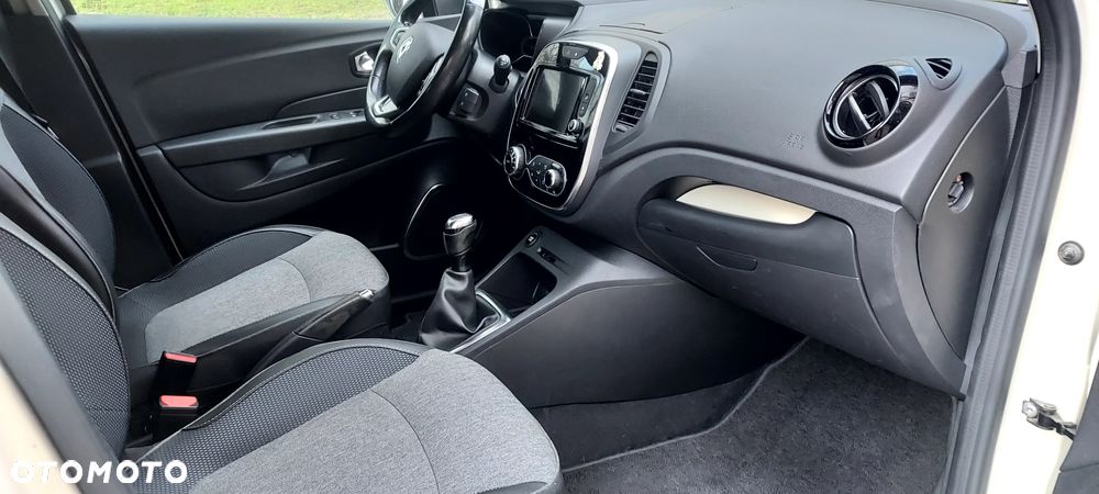 Renault Captur (ENERGY) TCe 90 BOSE EDITION - 33