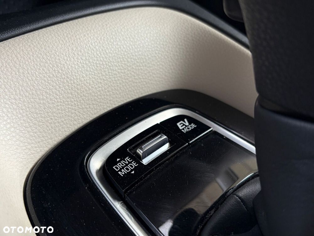 Toyota Corolla 1.8 Hybrid Comfort - 22