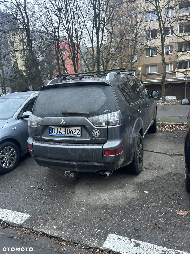 Mitsubishi Outlander - 4