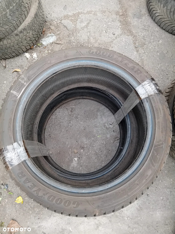 Opona Goodyear UltraGrip 235/45R18 98V używana zima