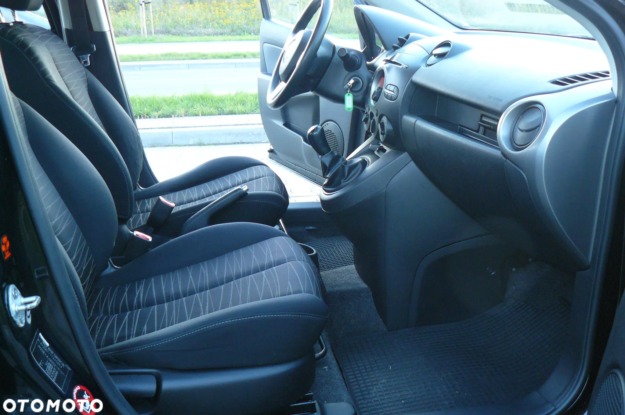Mazda 2 - 15