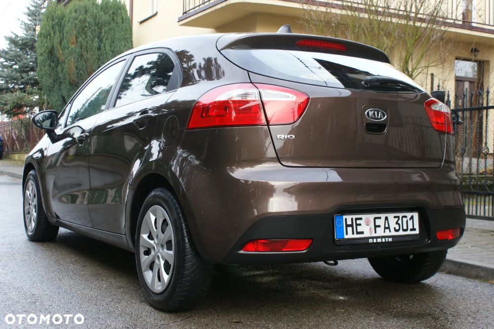 Kia Rio - 14