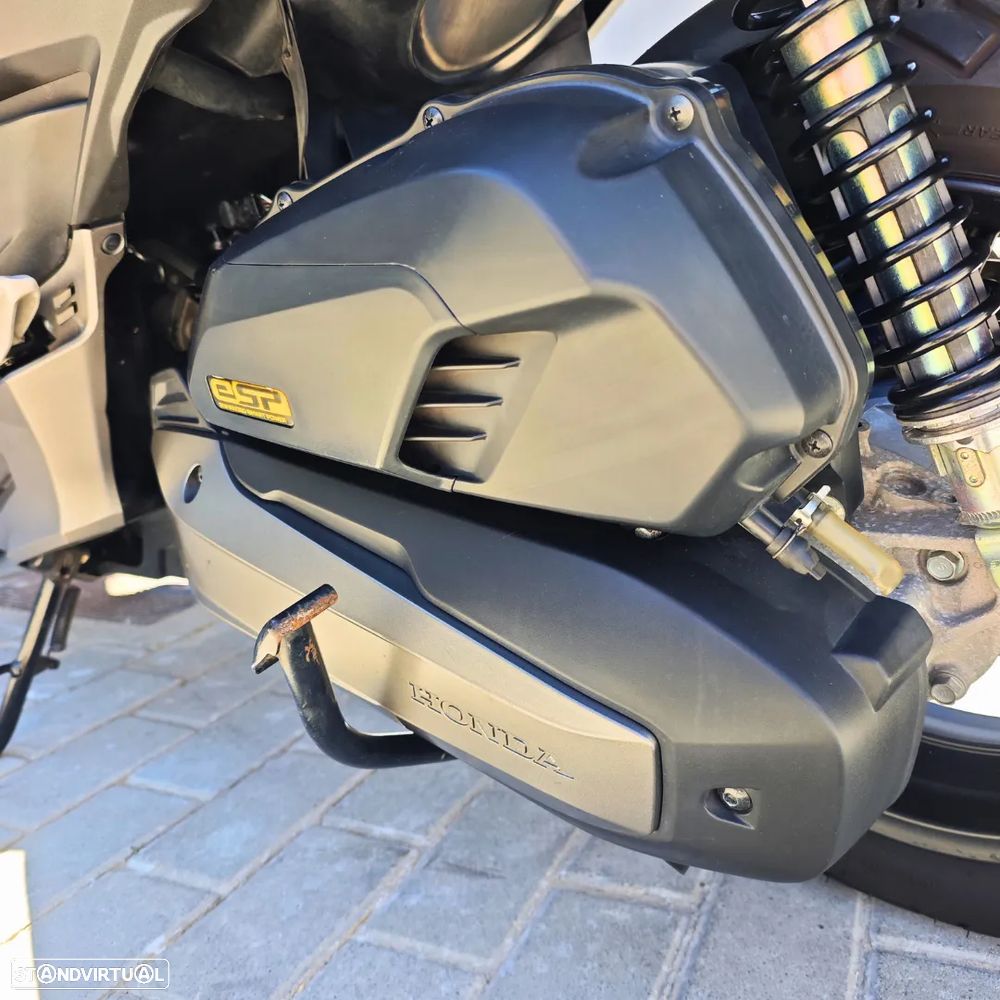 Honda Forza 125 - 15