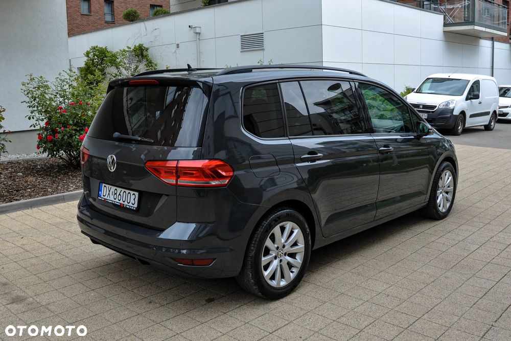 Volkswagen Touran - 4