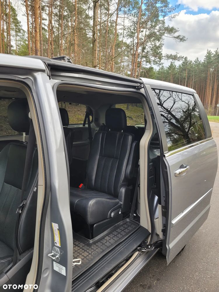 Lancia Voyager - 15