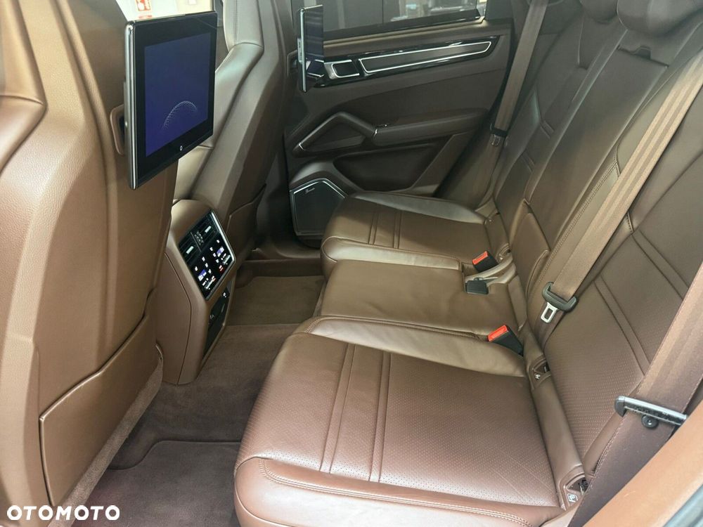 Porsche Cayenne - 34