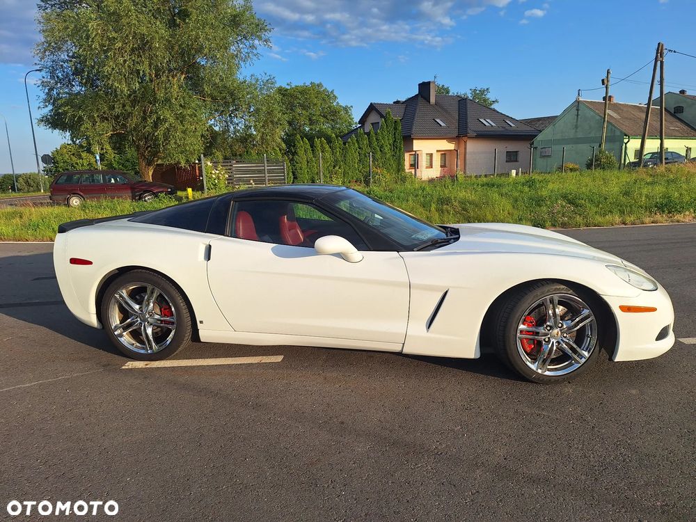 Chevrolet Corvette - 4