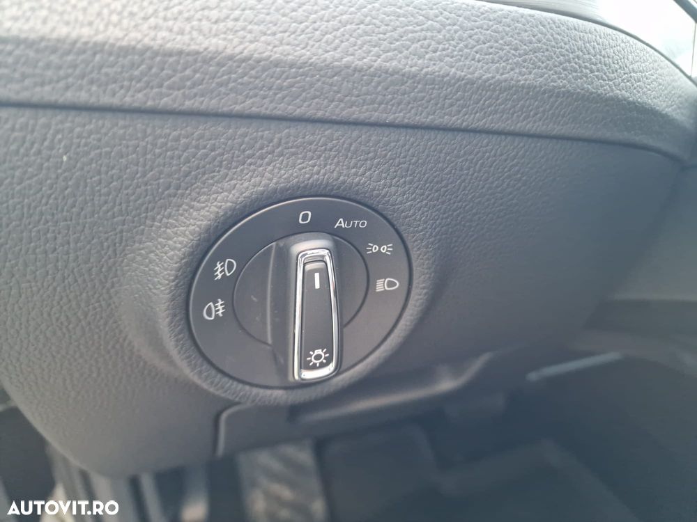 Skoda Superb 2.0 TDI DSG Premium Edition - 16