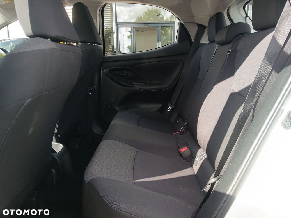 Toyota Yaris - 16