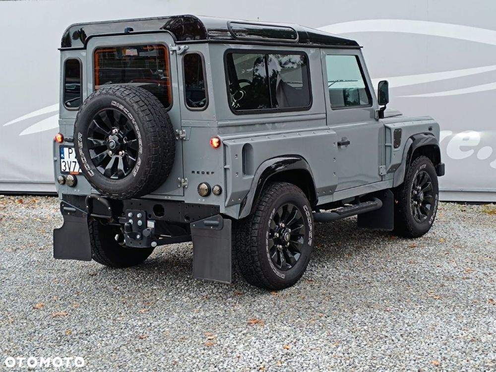 Land Rover Defender - 18