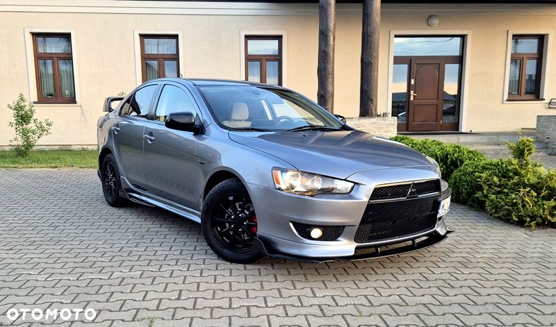 Mitsubishi Lancer 1.6 Invite - 3