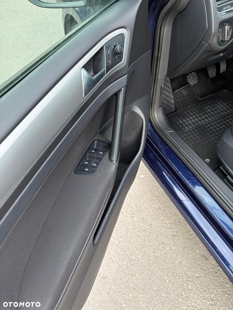 Volkswagen Golf - 11