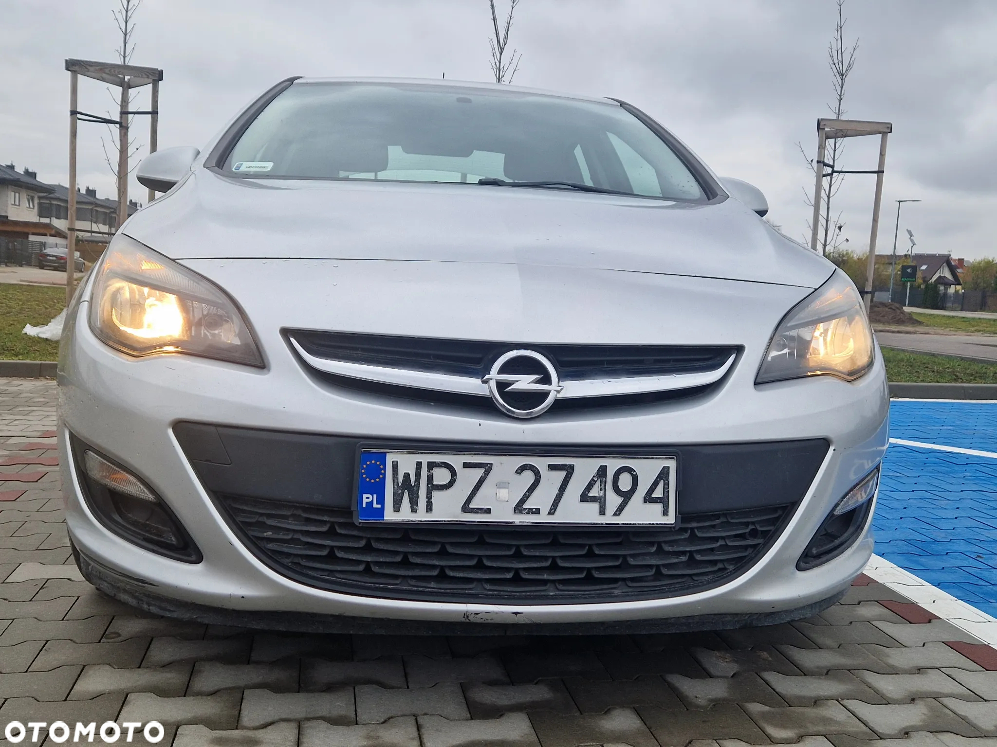 Opel Astra IV 1.4 T Active - 2