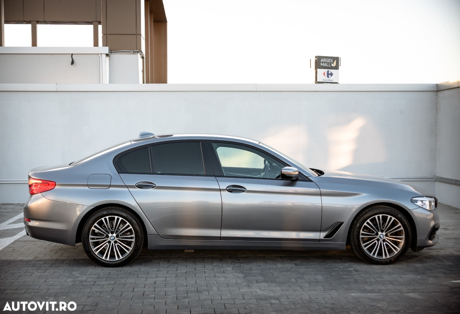 BMW Seria 5 520d AT - 11