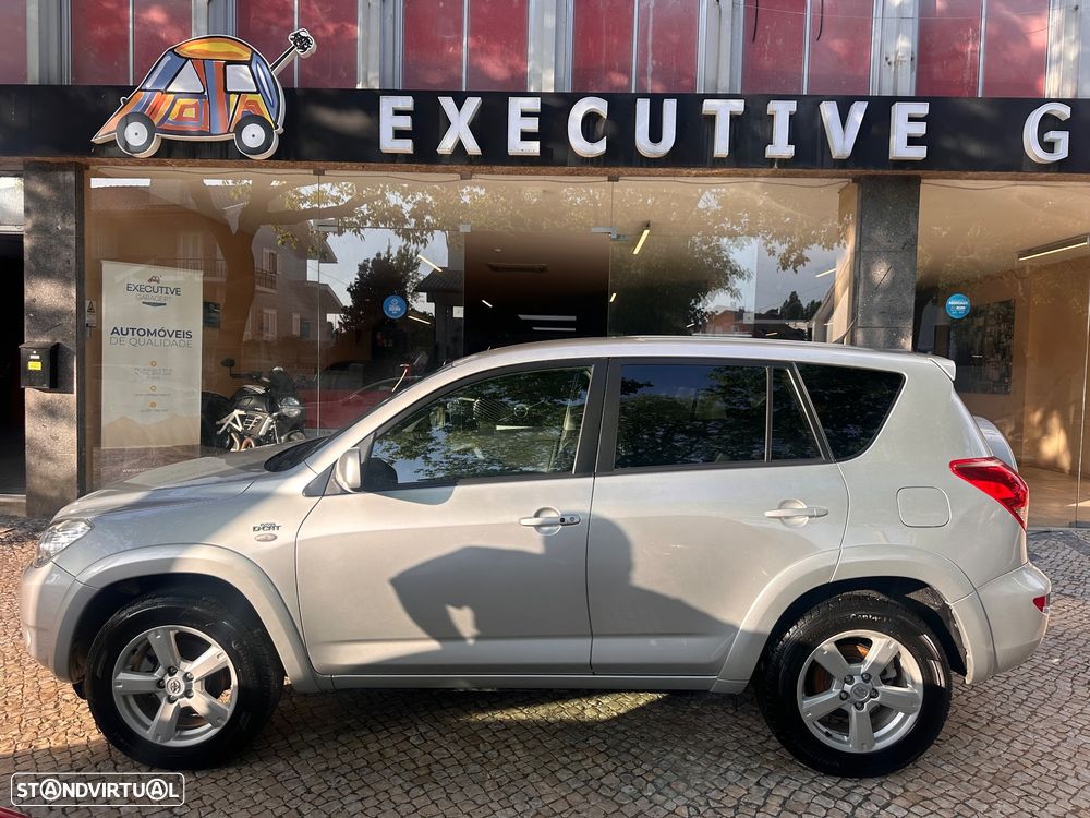 Toyota RAV4 2.2 D-4D X NAVI+RF+BM - 3