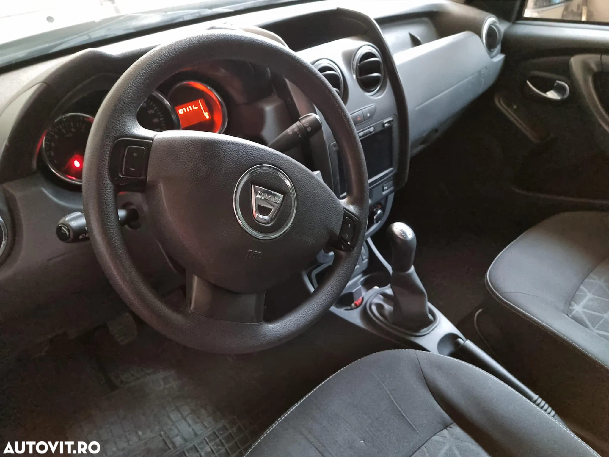 Dacia Duster 1.6 16V 4x2 Laureate - 7