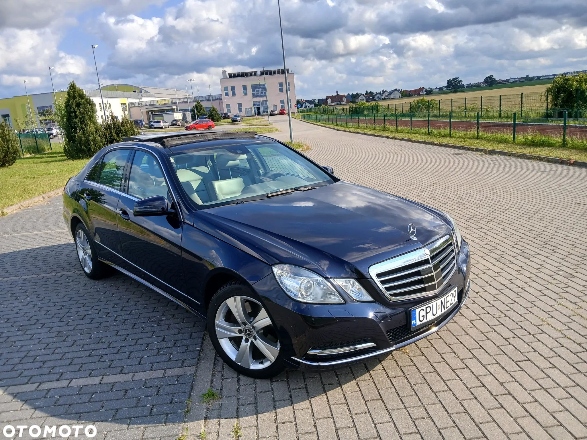 Mercedes-Benz Klasa E 350 4Matic 7G-TRONIC Elegance - 1