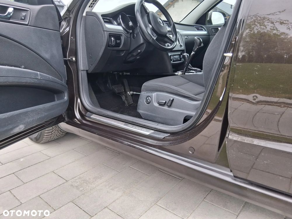 Skoda Superb 2.0 TDI DSG Elegance - 14