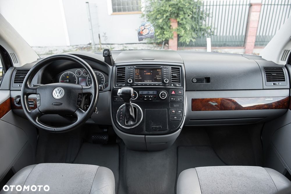 Volkswagen Multivan - 22