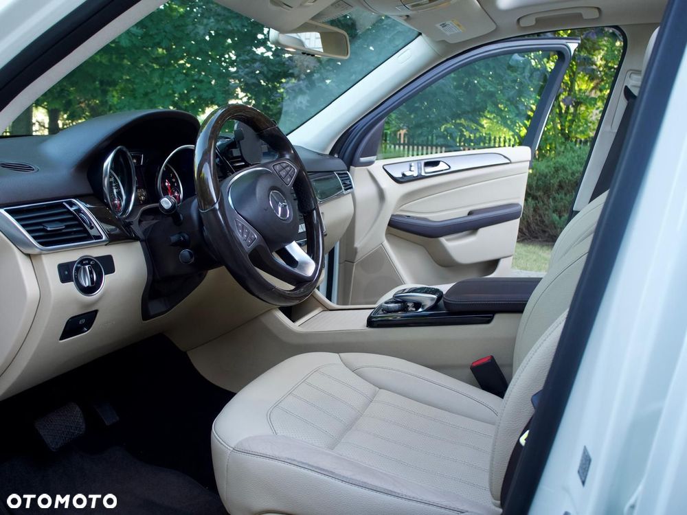 Mercedes-Benz GLE - 29