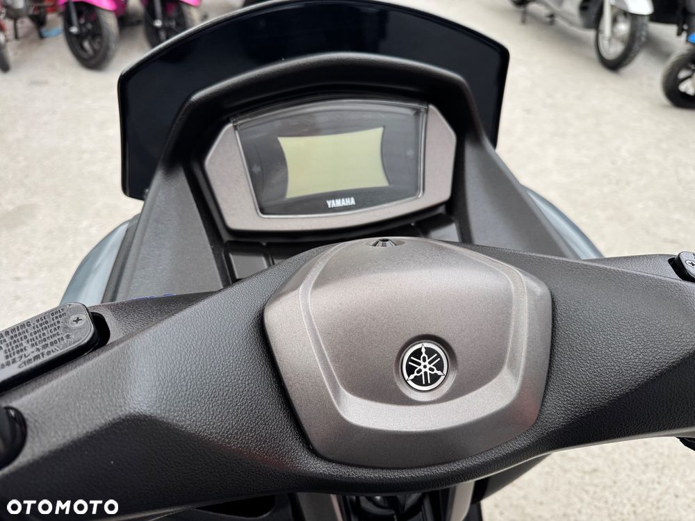 Yamaha NMAX - 22
