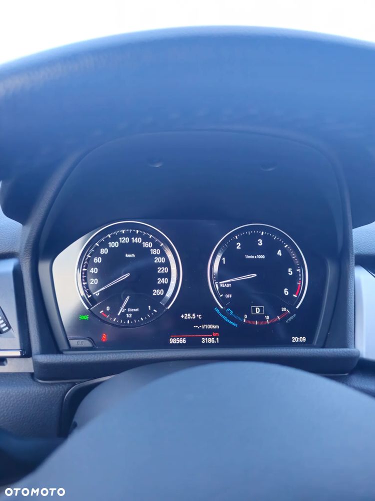 BMW Seria 2 218d - 17