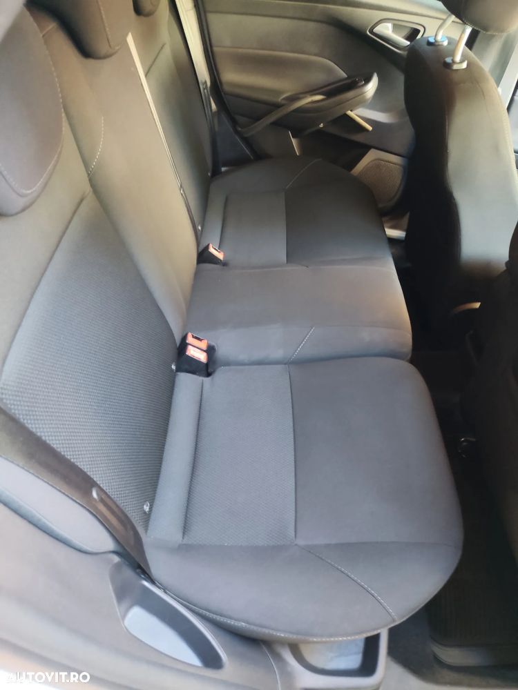 Ford Focus 1.6 TDCI DPF Trend - 12