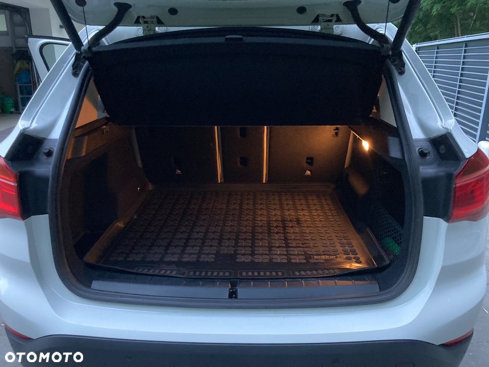 BMW X1 xDrive20i - 18