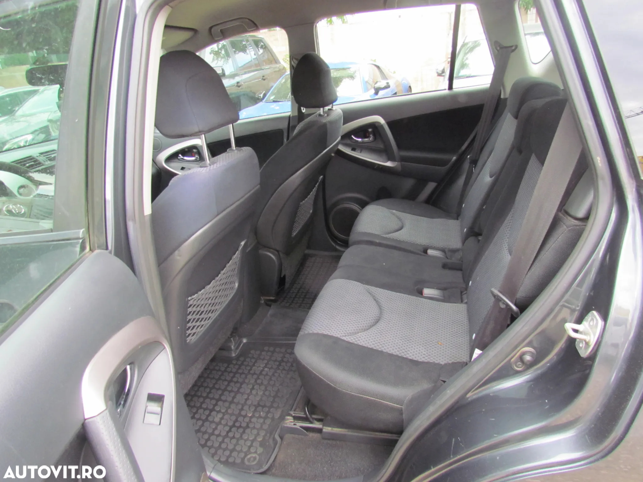 Toyota RAV4 2.2 D-4D Confort - 8