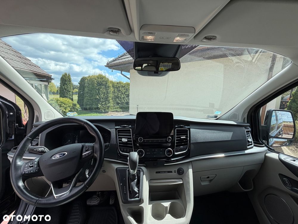 Ford Tourneo Custom - 11